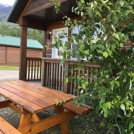 Beaver Creek Lodge And Cabins McBride Bagian luar foto
